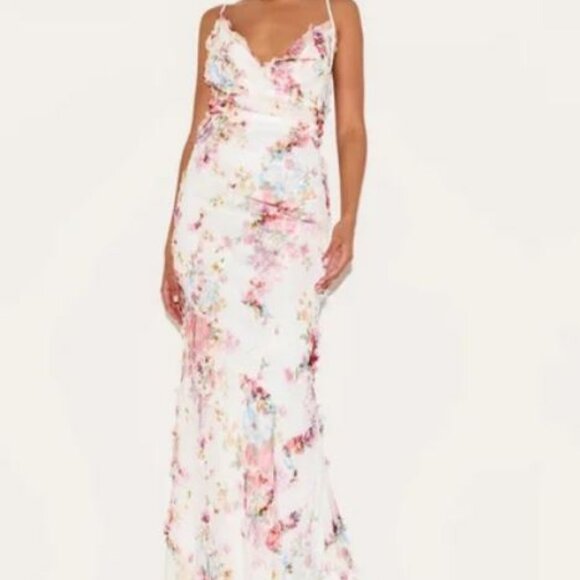 PrettyLittleThing Multi Floral Maxi Dress - Picture 1 of 2